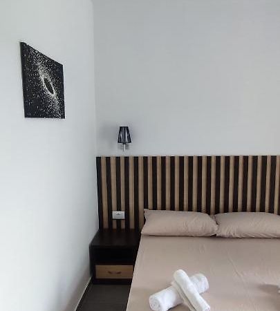 Aleks Holiday Rooms Ксамил Екстериор снимка