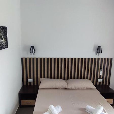 Aleks Holiday Rooms Ксамил Екстериор снимка