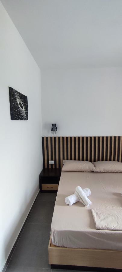 Aleks Holiday Rooms Ксамил Екстериор снимка