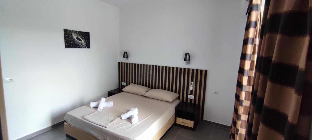 Aleks Holiday Rooms Ксамил Екстериор снимка